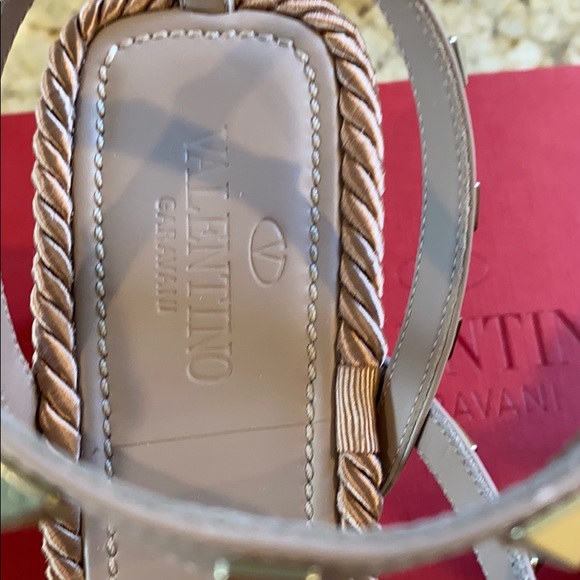 Gorgeous Valentino Leather Espadrille wedge sandal - Picture 5 of 17